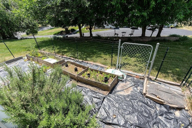 1204 Westmoreland Dr, Staunton, VA 24401 - view of yard with a garden