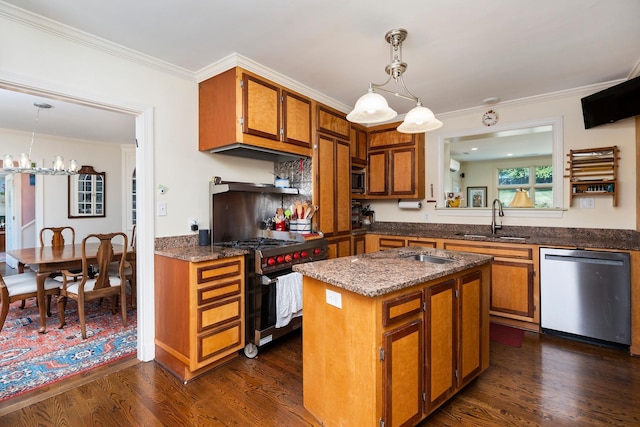 1204 Westmoreland Dr, Staunton, VA 24401 - kitchen featuring appliances with stainless steel finishes, a sink, brown cabinetry, ornamental molding, and a center island with sink
