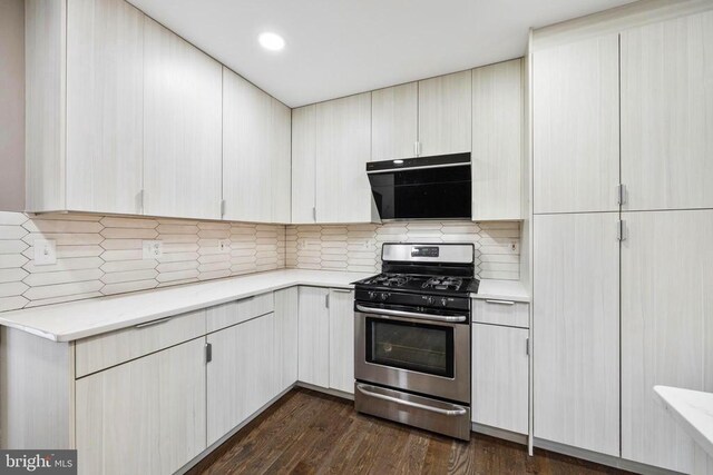 203 Birdie Rd, Locust Grove, VA 22508 - kitchen featuring stainless steel range with gas cooktop, light countertops, backsplash, dark wood-type flooring, and recessed lighting