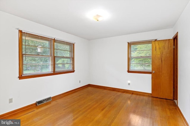5524 Hickory Ridge Rd, Spotsylvania, VA 22551 - spare room featuring light wood-type flooring and baseboards