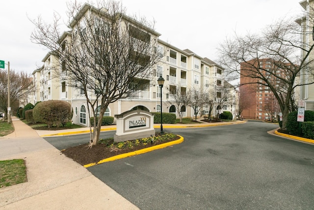 4551 Strutfield Ln Unit 4337, Alexandria, VA 22311 - view of property