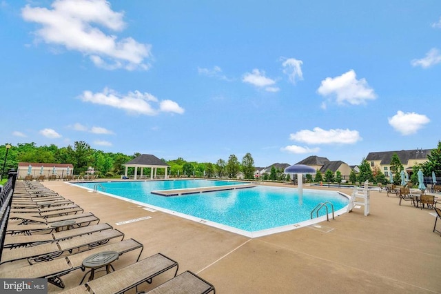 9323 Wood Creek Cir, Fredericksburg, VA 22407 - community pool with a gazebo and a patio