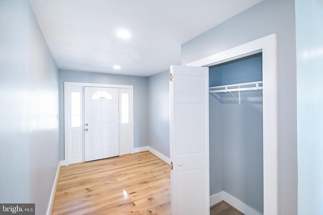 19196 Ferguson Ln, Jeffersonton, VA 22724 - entrance foyer featuring recessed lighting, baseboards, and light wood-style floors