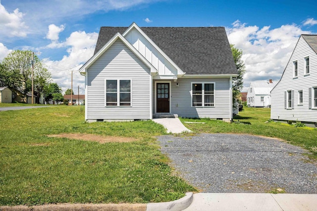 250 Washington Ave W, Elkton, VA 22827 - bungalow with crawl space, roof with shingles, board and batten siding, and a front lawn