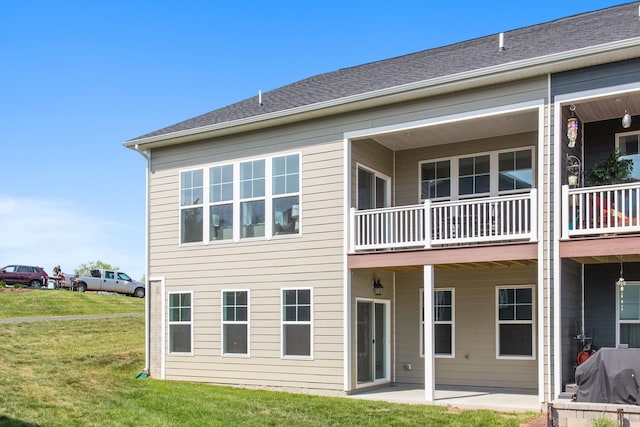 2779 Rutlege Rd Unit 194, Rockingham, VA 22801 - rear view of property featuring a yard and a patio area