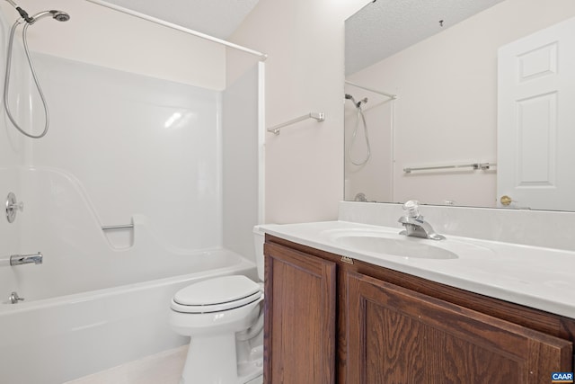 1184 Partridge Ln, Charlottesville, VA 22901 - full bath featuring vanity, shower / washtub combination, toilet, and a textured ceiling