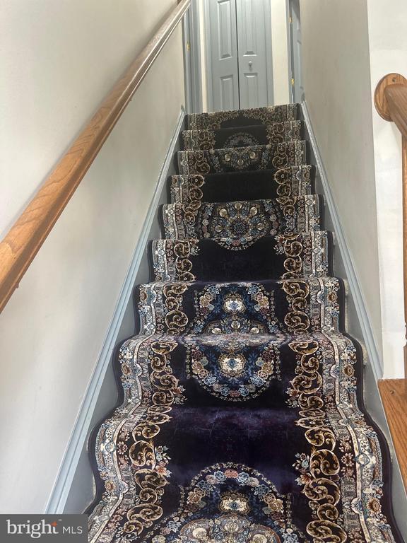 6015 Sunny Meadows Dr, Fredericksburg, VA 22407 - view of stairway
