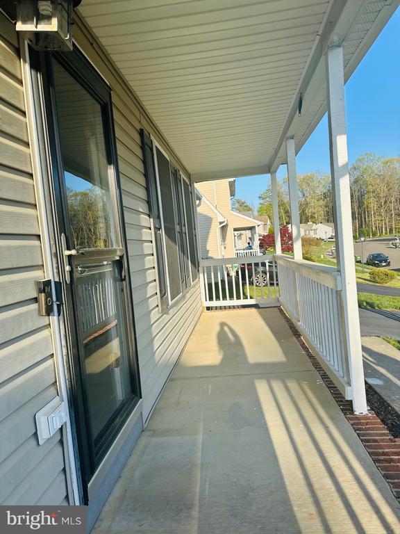 6015 Sunny Meadows Dr, Fredericksburg, VA 22407 - balcony featuring covered porch