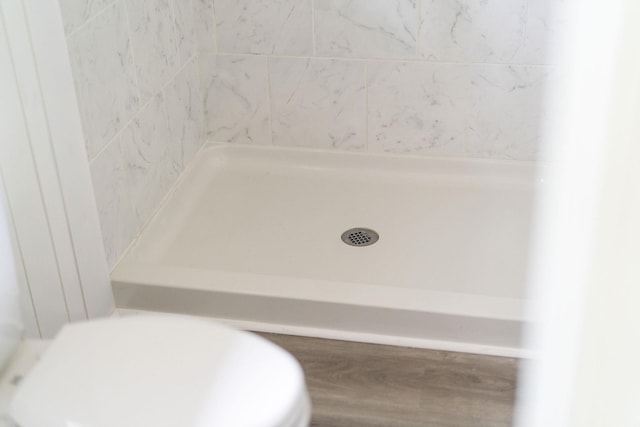 91 Cooper Dr, Stuarts Draft, VA 24477 - view of full bathroom