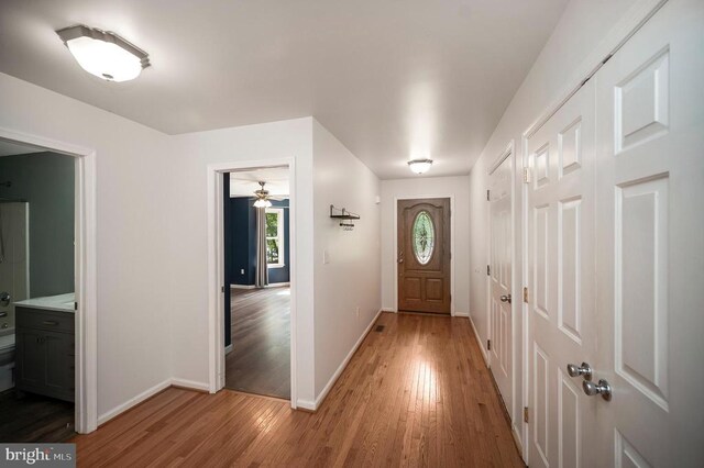 614 Yorktown Blvd, Locust Grove, VA 22508 - foyer with light wood-style floors, baseboards, and a ceiling fan