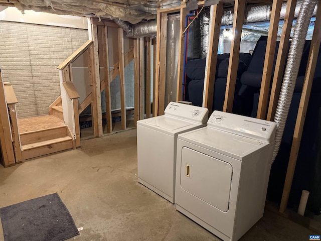 115 Melbourne Prk Cir Unit D, Charlottesville, VA 22901 - laundry room with separate washer and dryer