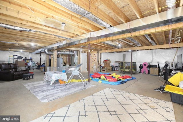 5223 Wyndemere Cir, Mineral, VA 23117 - unfinished below grade area featuring gas water heater