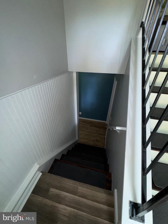 800 Dunlap St, Fredericksburg, VA 22407 - view of staircase