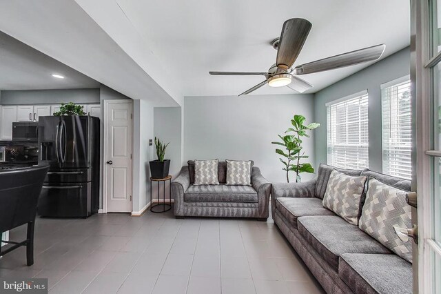 11222 Gander Ct, Fredericksburg, VA 22407 - living area with a ceiling fan and recessed lighting
