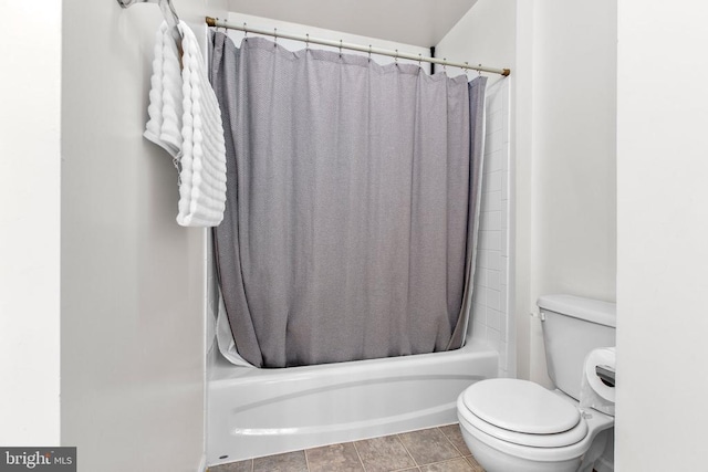 10911 Jarvis Ct, Fredericksburg, VA 22407 - bathroom featuring shower / tub combo with curtain and toilet