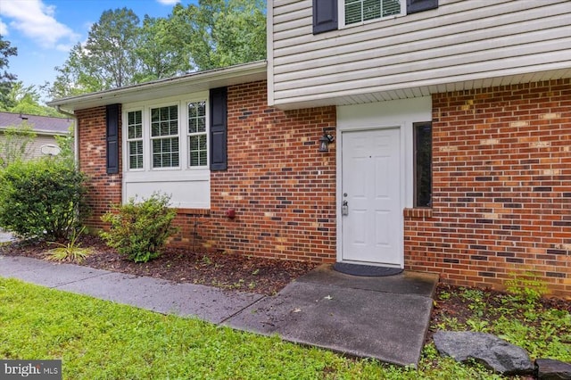 6908 Wild Turkey Dr, Spotsylvania, VA 22553 - doorway to property with brick siding