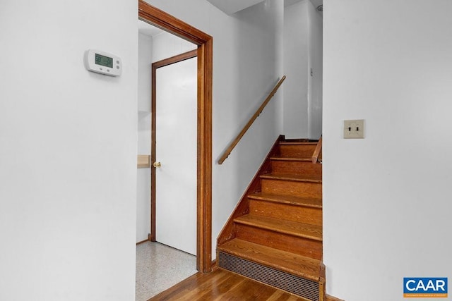 492 Avon Rd, Afton, VA 22920 - view of stairway