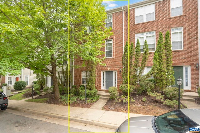 921 Bing Ln, Charlottesville, VA 22903 - colonial home featuring brick siding