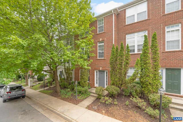 921 Bing Ln, Charlottesville, VA 22903 - colonial house featuring brick siding