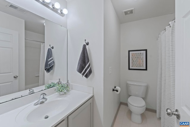 921 Bing Ln, Charlottesville, VA 22903 - full bath featuring vanity, tile patterned flooring, and curtained shower