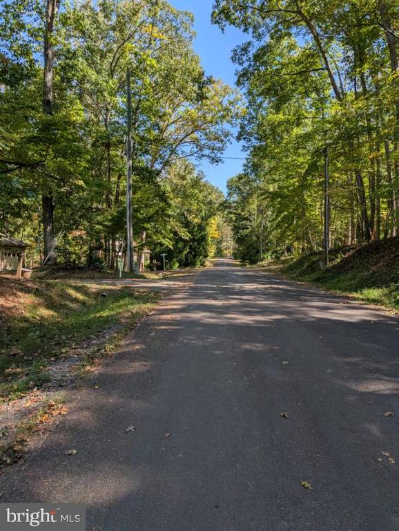 905 Eastover Pkwy, Locust Grove, VA 22508