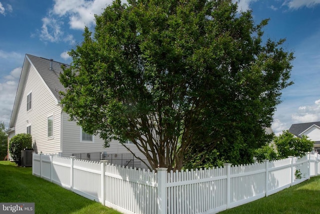 10207 Iverson Ave, Fredericksburg, VA 22407 - view of side of property featuring central AC unit