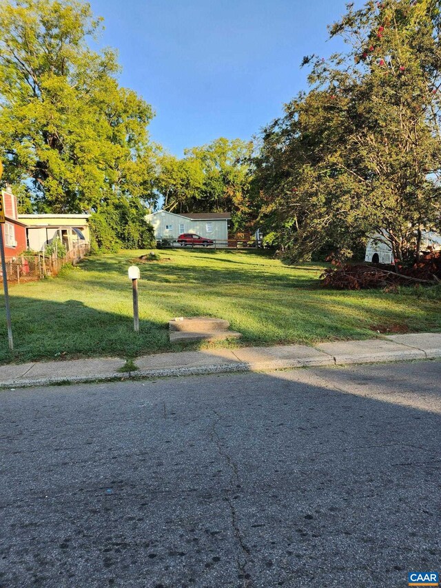 817 Nassau St, Charlottesville, VA 22902