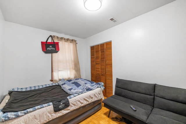728 Foley Rd, Harrisonburg, VA 22801 - bedroom featuring a closet and visible vents