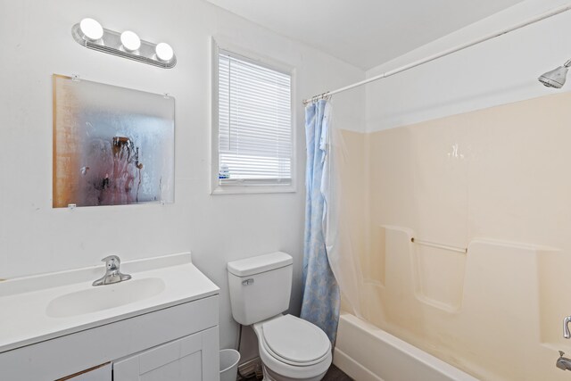 728 Foley Rd, Harrisonburg, VA 22801 - bathroom with toilet, shower / bath combo, and vanity