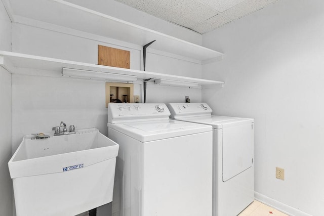 304 Burnley Dr, Staunton, VA 24401 - laundry area with washer and dryer and baseboards