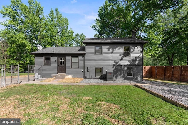 313 Burman Ln, Fredericksburg, VA 22407 - rear view of property with a gate