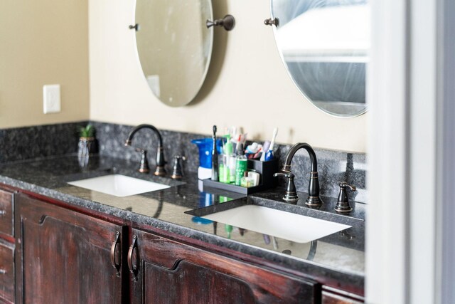 82 Willow Ln, Waynesboro, VA 22980 - bar featuring a sink and tasteful backsplash