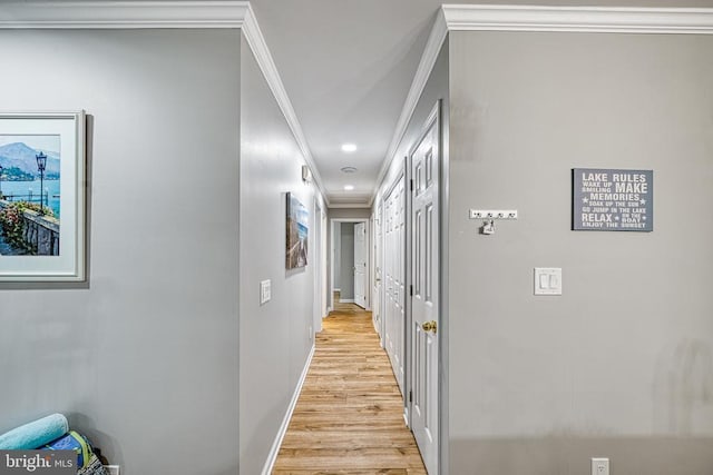 343 Aspen Hill Rd, Mineral, VA 23117 - hall featuring light wood-style floors, ornamental molding, baseboards, and recessed lighting