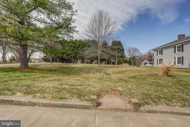202 Cutler Ave, Louisa, VA 23093 - view of grassy yard