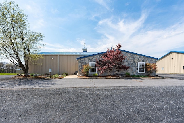 309 Old B And O Rd, Steeles Tavern, VA 24476