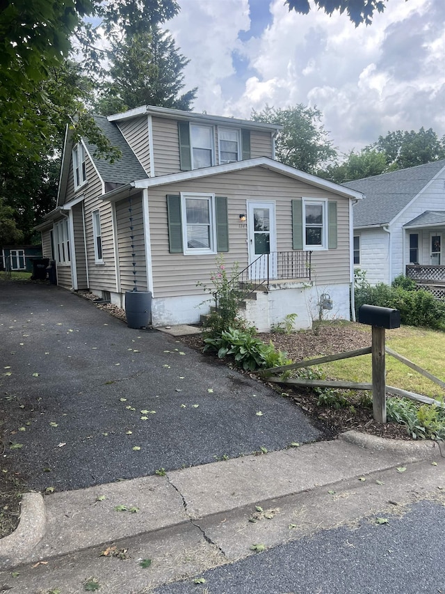 124 Bellview St, Staunton, VA 24401 - photo 1