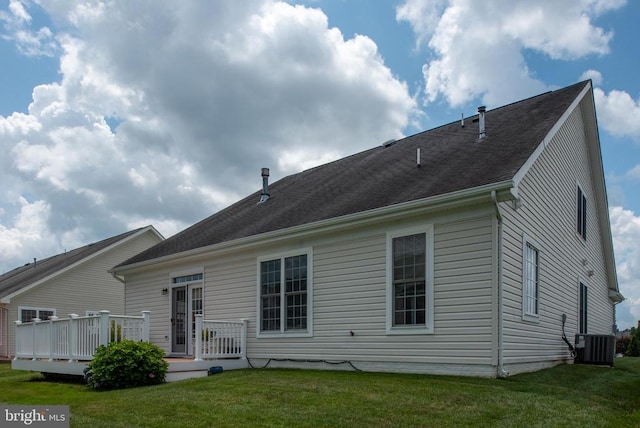 5715 Kesslers Xing W, Fredericksburg, VA 22407 - rear view of property featuring a deck and a yard