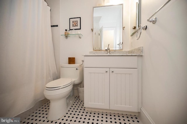 1411 Lakeview Pkwy, Locust Grove, VA 22508 - full bath featuring toilet, vanity, and curtained shower