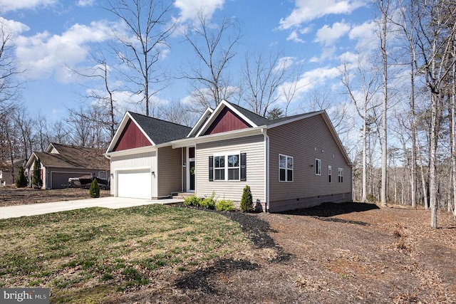 208 Yorktown Blvd, Locust Grove, VA 22508 - craftsman-style house with driveway, an attached garage, crawl space, and a front yard