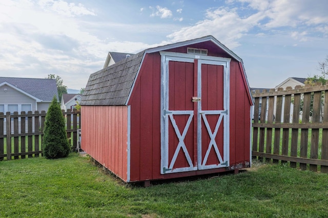 200 Kingsport Rd, Waynesboro, VA 22980 - view of shed with a fenced backyard