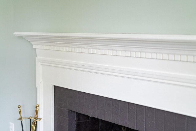 402 Marshall St, Staunton, VA 24401 - detailed view of a fireplace