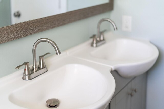 402 Marshall St, Staunton, VA 24401 - bathroom view of double vanity