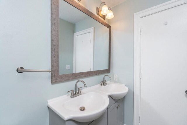 402 Marshall St, Staunton, VA 24401 - bathroom featuring double vanity