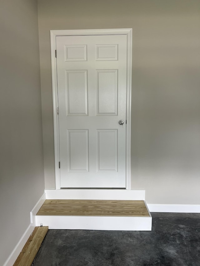 81 Meriwether Cir, Stuarts Draft, VA 24477 - detailed view of baseboards and unfinished concrete flooring