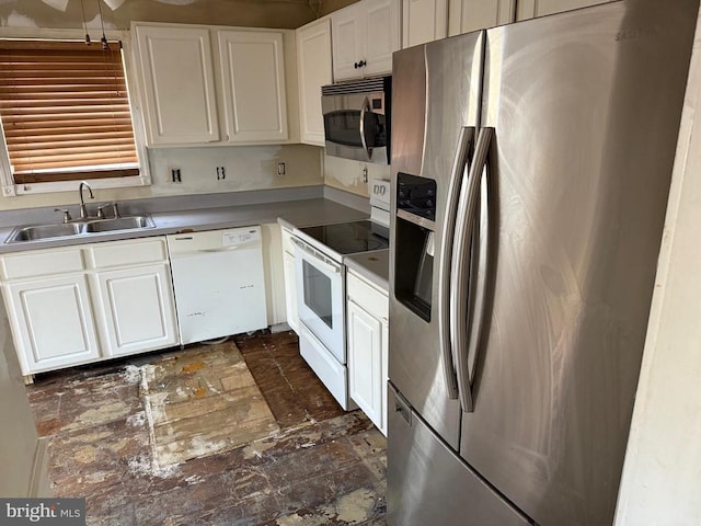 231 Derby Ln, Louisa, VA 23093 - kitchen featuring stainless steel appliances and white cabinets