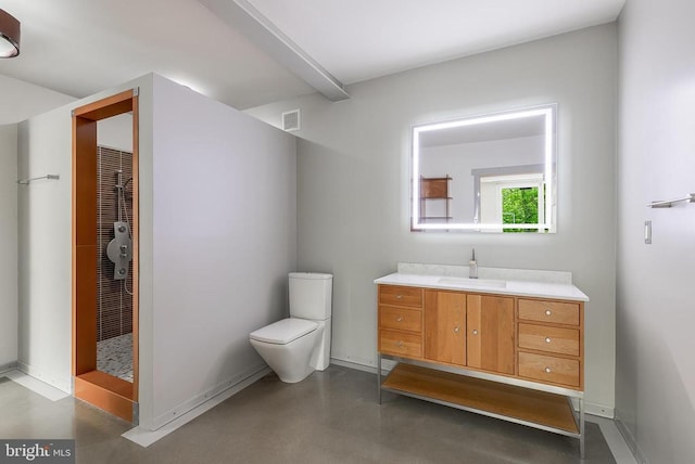 full bathroom with toilet, vanity, visible vents, baseboards, and concrete floors