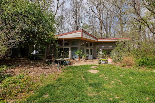7598 Lee Hwy N, Raphine, VA 24472 - back of house with a yard