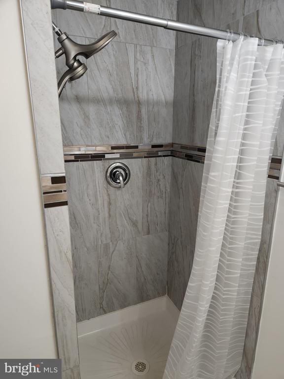 10703 Redbird Ln, Spotsylvania, VA 22553 - full bath with a shower stall