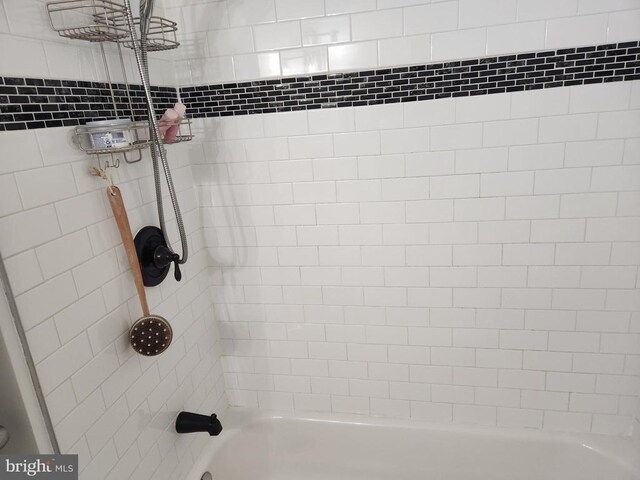 10703 Redbird Ln, Spotsylvania, VA 22553 - bathroom with shower / bath combination