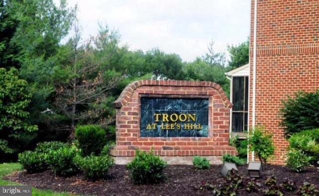 3803 Fallwood Ln, Fredericksburg, VA 22408 - view of community sign